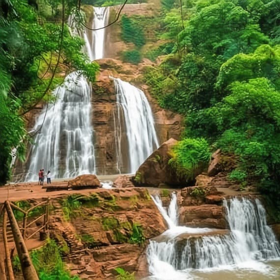 Foto Tours Metro Chanchamayo. Catarata Bayoz está en Perene, Chanchamayo, La Selva central de Perú.