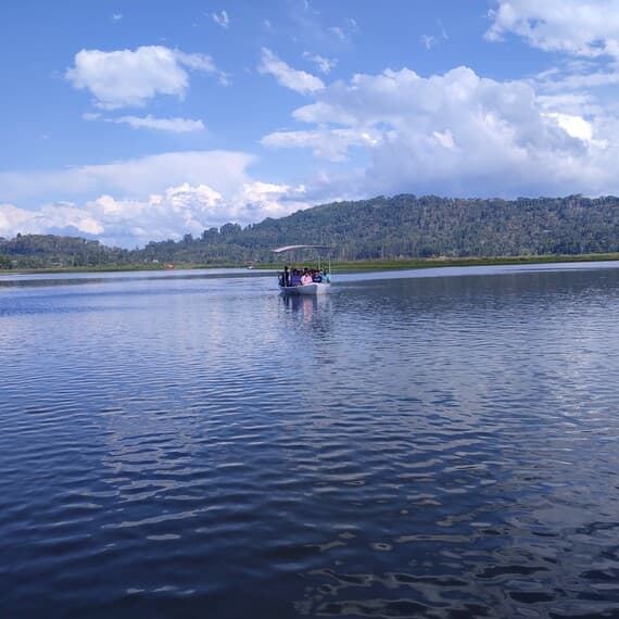 Foto Tours Metro Chanchamayo. Laguna Oconal. Villa Rica. Oxapampa. La Selva Central