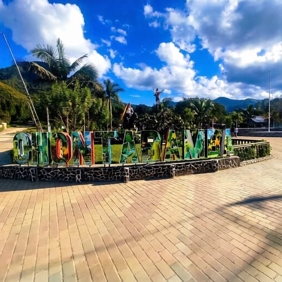 Tours Metro Chanchamayo. Parque temático de Chontabamba, Oxapampa, La Selva Central de Perú.