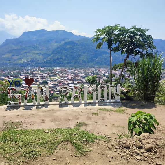 Foto Tours Metro Chanchamayo. Distrito de San Ramón, Provincia Chanchamayo, (La Selva Central), Región Junín, Perú.
