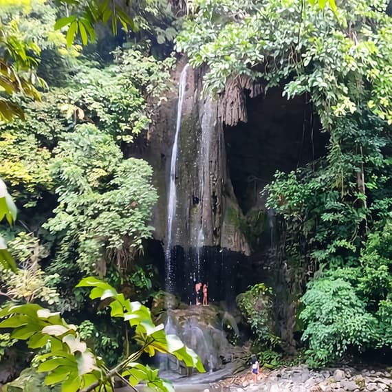 TOURS METRO CHANCHAMAYO. Caída de agua en Promisora. San Ramón. Chanchamayo. La Selva Central