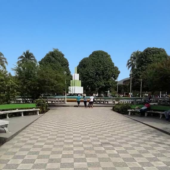 TOURS METRO CHANCHAMAYO. Plaza de armas de Satipo, La Selva Central de Perú.