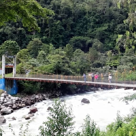 Tours Metro Chanchamayo. Puente Santa Ana, Vitoc, Chanchamayo, La Selva Central