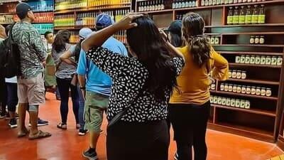 Tours Metro Chanchamayo. Ventas de licores de la Selva, café, pasta de cacao, etc.