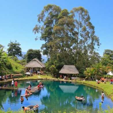 Tours Metro Chanchamayo. Piscina Natural Palmapata. Se va Por San Ramón, Vitoc. Chanchamayo. La Selva Central